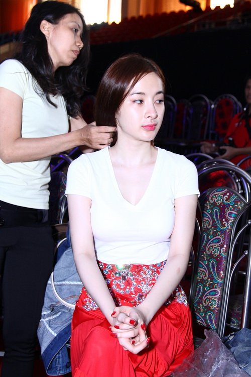 Angela Phương Trinh mắt sưng húp vì scandal tình ái - 5