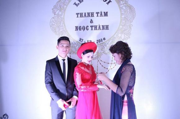 Sao nữ Việt vác bụng bầu mặc váy cô dâu ngày cưới