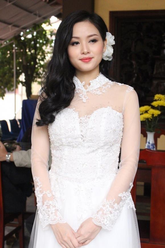 Sao nữ Việt vác bụng bầu mặc váy cô dâu ngày cưới