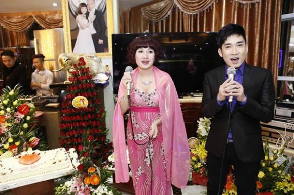 Những sao Việt nhận cátxê trăm triệu khi hát cho đại gia 