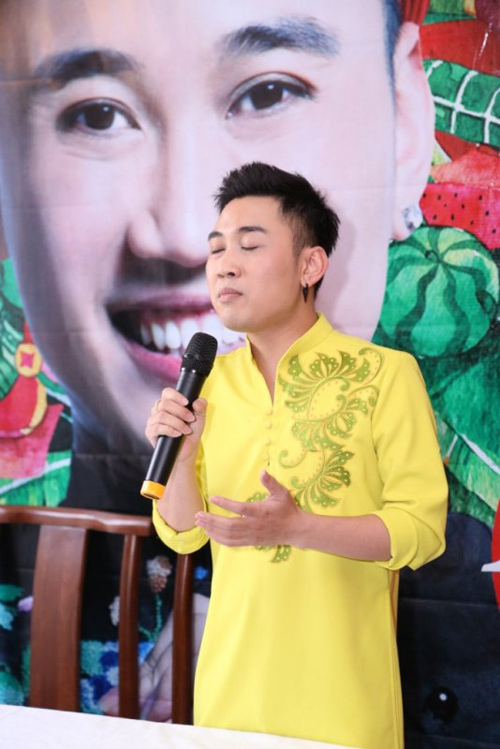 Hương Giang Idol đến mừng Don Nguyễn