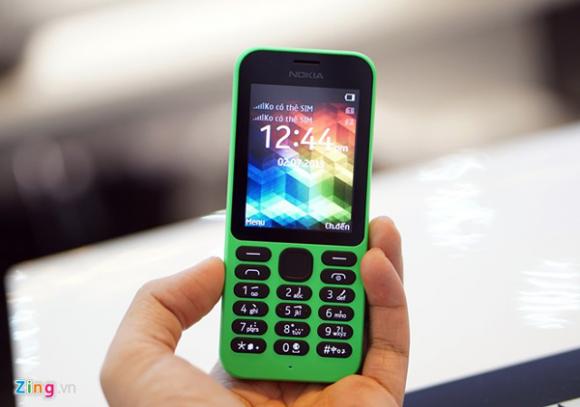 Mở hộp Nokia 215 pin chờ 27 ngày giá 790000 vừa lên kệ ở VN