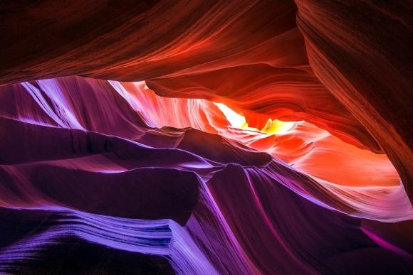 surreal-places-antelope-canyon.jpg 2