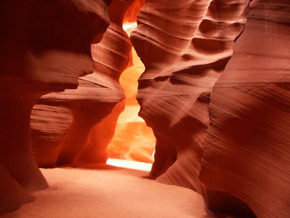 surreal-places-antelope-canyon.jpg 13