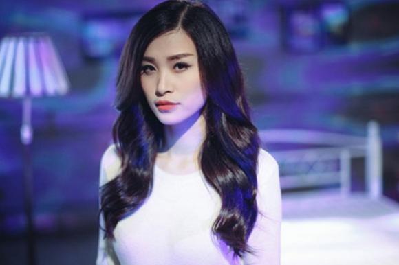 4 lý do giúp nữ ca sĩ Việt hút fan dù hát không hay