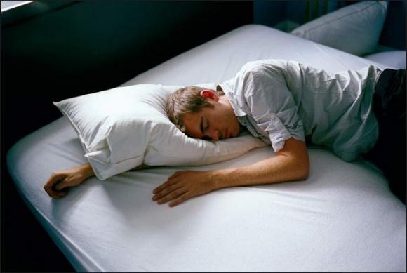 Ngủ nhiều vào ban đêm có thể sẽ làm tăng khả năng bị kích động, rất dễ gây ra các vấn đề về tim mạch. 0