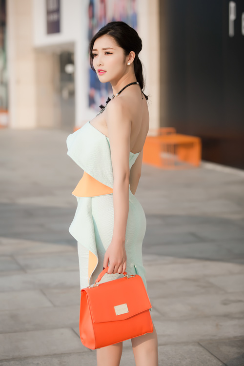Hoa hậu Triệu Thị Hà khoe vẻ yêu kiều, sang chảnh trên phố 16