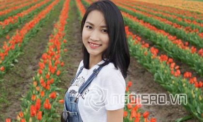 Vợ Lam Trường rực rỡ trước cánh đồng hoa tulip