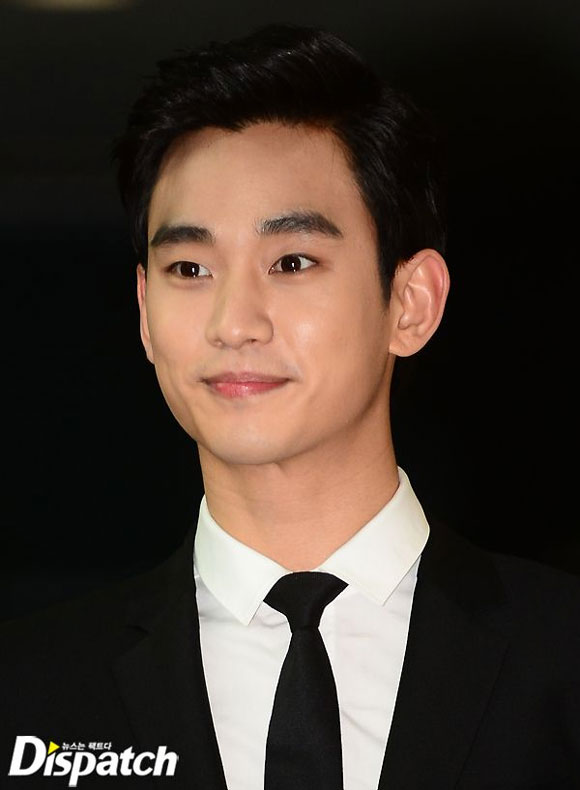 Kim Soo Hyun bảnh bao và lịch lãm 1