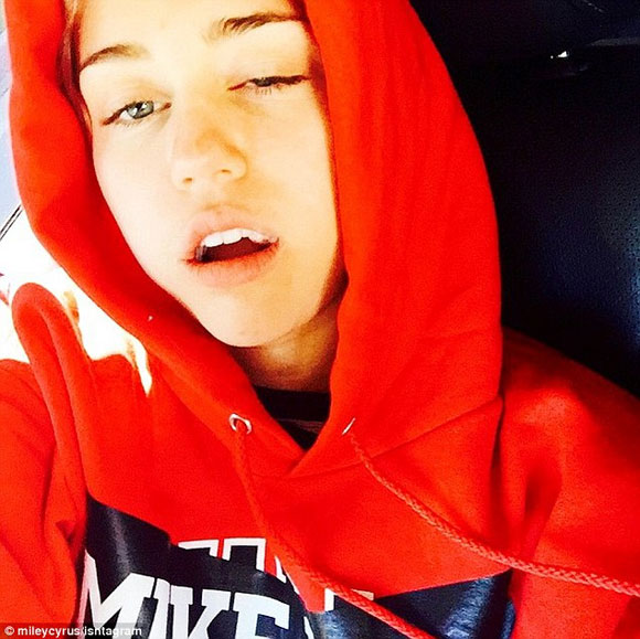 Miley Cyrus khoe ảnh nhổ răng khiến fans khiếp sợ 3