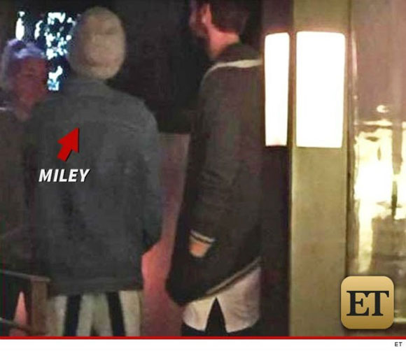Miley Cyrus khoe ảnh nhổ răng khiến fans khiếp sợ 5