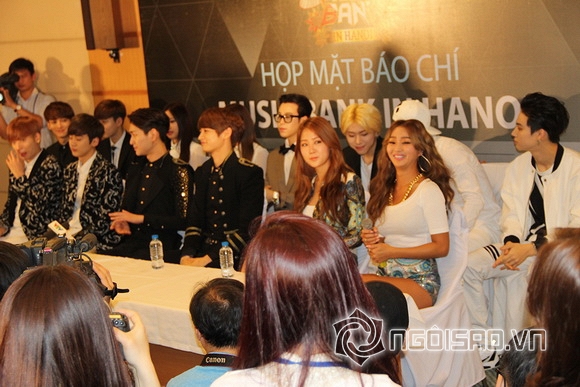 EXO, Sistar siêu đáng yêu trong buổi họp báo 11