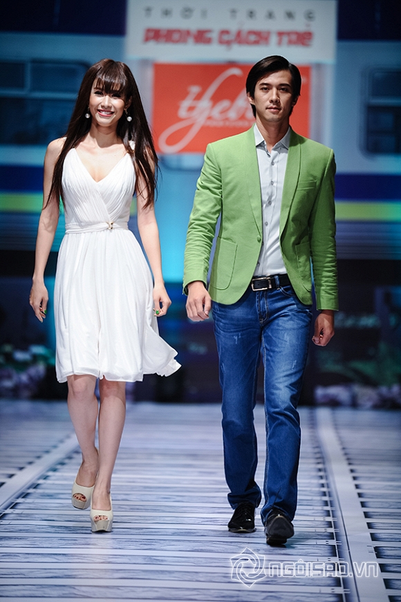 Hoa hậu Phụ nữ qua ảnh 2012  Phan Thu Quyên khoe eo con kiến  4