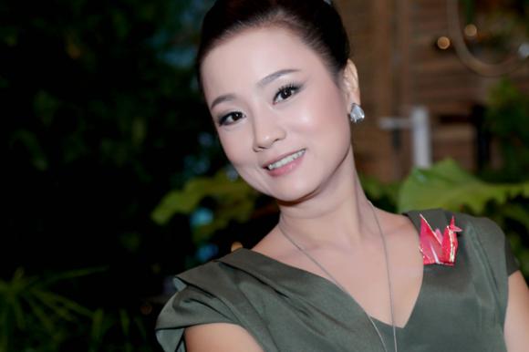 Hoa hậu Hương Giang khoe vẻ đẹp hút hồn 10