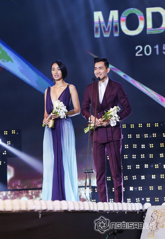 Võ Cảnh - Huyền Trang lên nhận giải 1