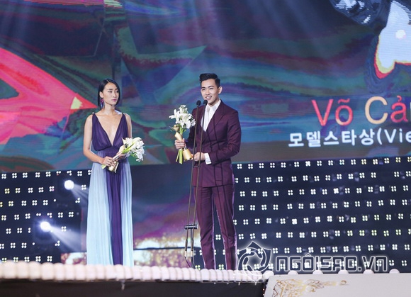Võ Cảnh - Huyền Trang lên nhận giải 4