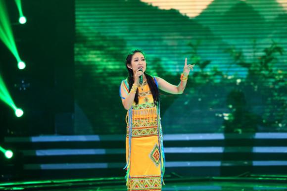 Thanh Thúy làm vợ Quang Linh 4