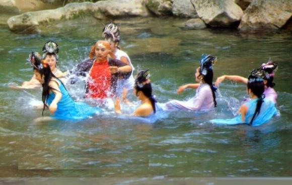 Những hạt sạn tế nhị trong phim cổ trang Hoa ngữ kinh điển