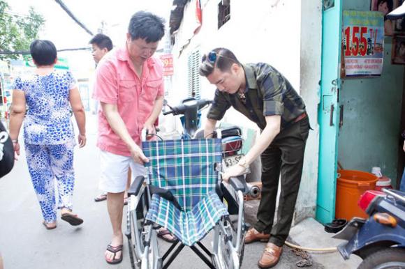 Đàm Vĩnh Hưng dùng tiền phúng điếu ông ngoại làm từ thiện 3