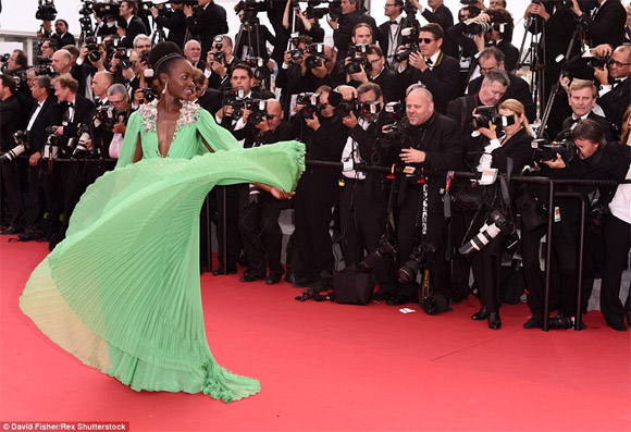 Phạm Băng Băng lộng lẫy trên thảm đỏ Cannes 68 18