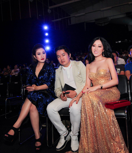 Hoa hậu Huỳnh Thúy Anh bà bấu Hòa gây cuốn hút  tại sự kiện 0