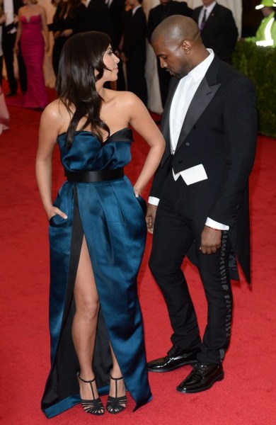 Kim Kardashian khiến chồng mê mẩn 1