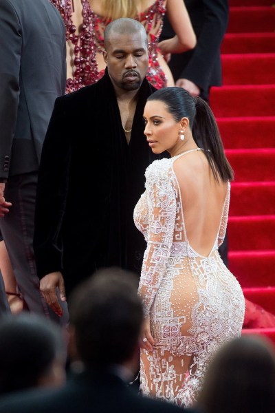Kim Kardashian khiến chồng mê mẩn 2