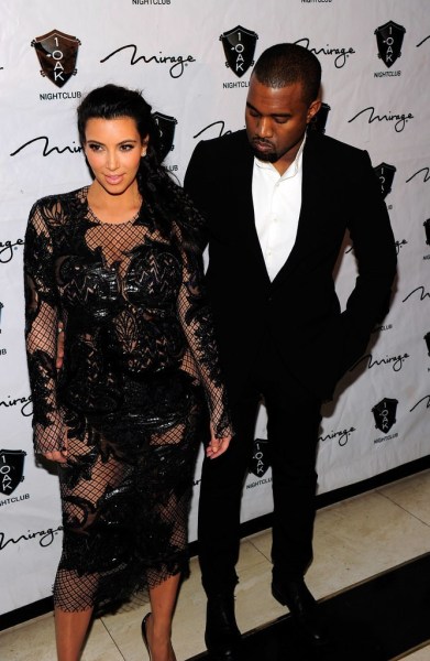 Kim Kardashian khiến chồng mê mẩn 4
