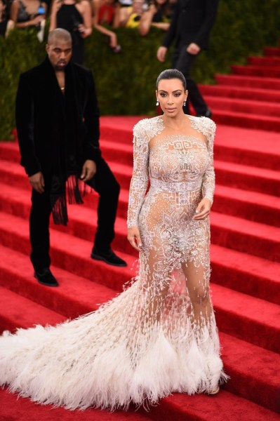 Kim Kardashian khiến chồng mê mẩn 13