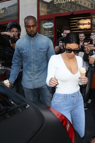 Kim Kardashian khiến chồng mê mẩn 22
