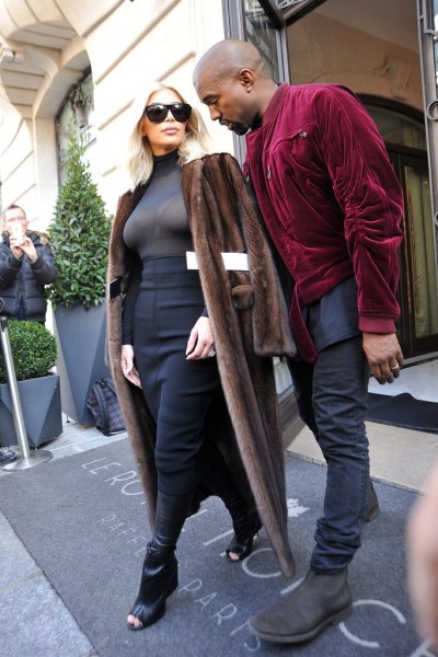 Kim Kardashian khiến chồng mê mẩn 23