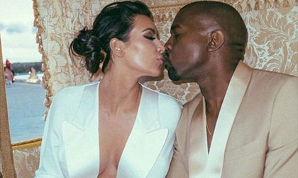 Kim Kardashian tiết lộ ảnh tiệc cưới xa hoa 1 năm trước