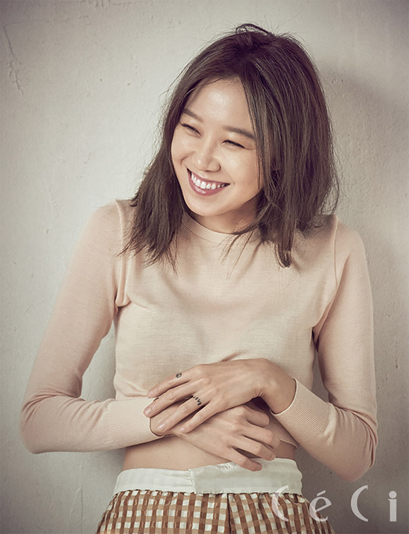 Gong Hyo Jin trên tạp chí CéCi  2
