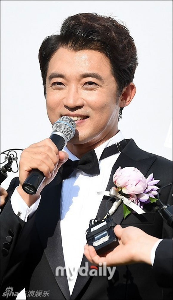 Ahn Jae Wook hạnh phúc trong ngày cưới 3