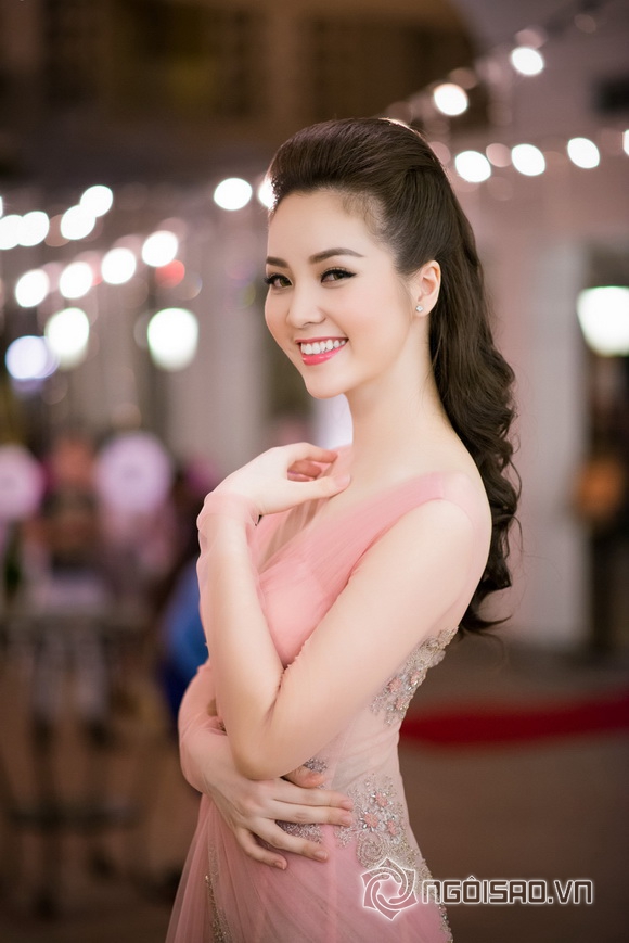 thuy-van-dep-tua-trang-ram-6resize-ngoisao.vn.stamp2.jpg