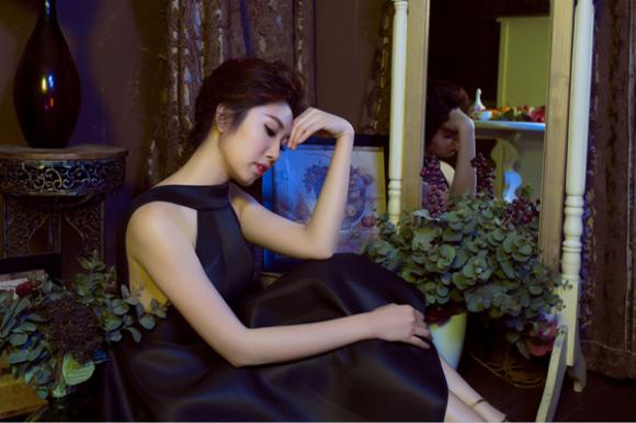 thuy-ngan-khoe-ve-kieu-sa001-ngoisao.vn.jpg
