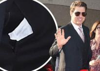 Tài tử như Tom Cruise cũng có lúc gặp sự cố trang phục 'muối mặt' như thế này Tài tử như Tom Cruise cũng có lúc gặp sự cố trang phục 'muối mặt' như thế này