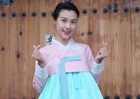 Hoàng Oanh xinh như mộng trong bộ Hanbok - trang phục truyền thống của Hàn Quốc Hoàng Oanh xinh như mộng trong bộ Hanbok - trang phục truyền thống của Hàn Quốc
