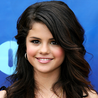 Selena Gomez vừa đổi 3 kiểu tóc chỉ trong 1 tuần có một kiểu cực sốc và  một kiểu cực yêu