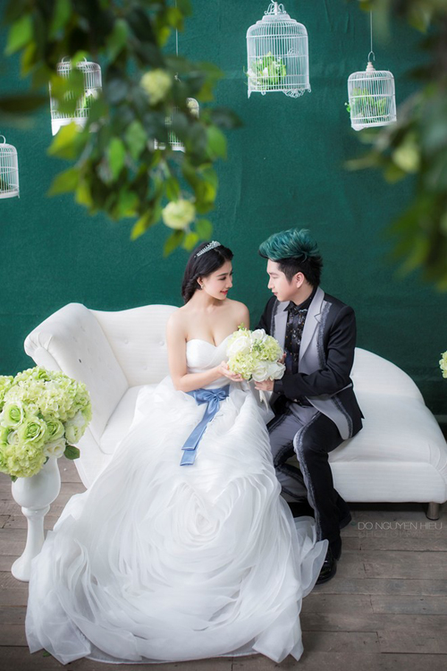 Hãy cùng chiêm ngưỡng đám cưới của những người nổi tiếng trong showbiz Việt. Những câu chuyện tình yêu lãng mạn và những màn lên đồ sang chảnh sẽ khiến bạn không thể rời mắt khỏi hình ảnh đặc biệt này.