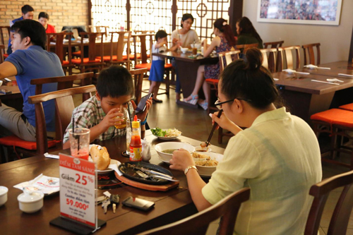 Vương Quốc Tôm, Bún Thái, Bún Nom Banh Chok, Bánh canh Bến Có, Món ăn ngon