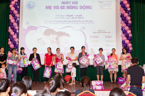 Ngày hội Mẹ và Bé năng động, Tã em bé Bobby, Chăm sóc trẻ