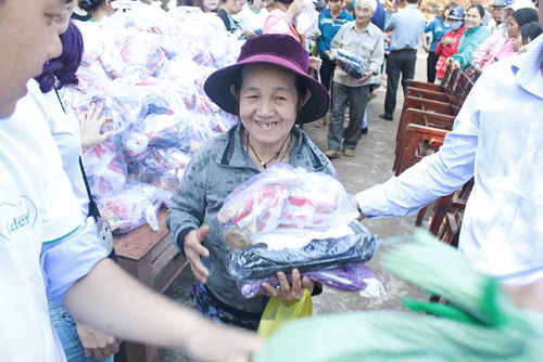 NSƯT Kim Xuân, Edena, Từ thiện Edena