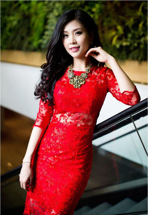 Dàn sao Việt diện váy công chúa xinh đẹp trong show thời trang