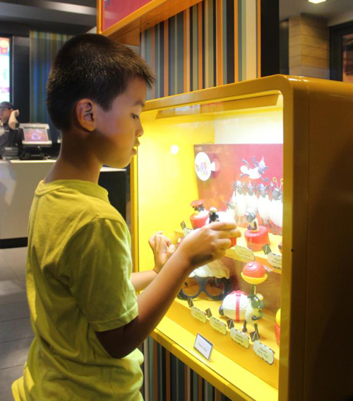 Phạm Anh Khoa, Hari Won, Dịch vụ Drive-thru, McDonald’s Việt Nam
