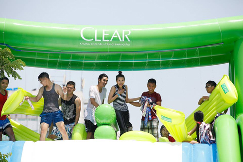 Đường trượt Clear, Đường trượt nước dài nhất Việt Nam, Sự kiện Clear, Dầu gội CLEAR