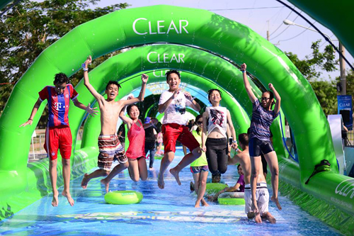 Đường trượt Clear, Đường trượt nước dài nhất Việt Nam, Sự kiện Clear, Dầu gội CLEAR