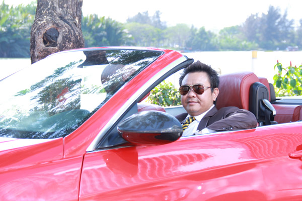Trương Văn Hoàng, Doanh nghiệp Huy Hoàng, Thuê xe mui trần, Thuê xe ô tô