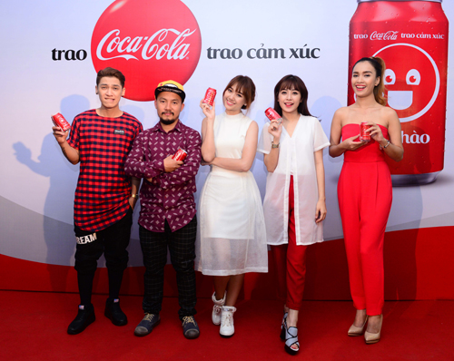 Tiến Đạt, Hari Won, Chi Pu, Coca-cola, Sao việt bày tỏ cảm xúc