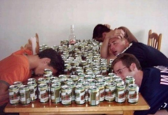 Khám phá những hình ảnh vui nhộn về những người uống say xỉn để cuối cùng cũng chế bỏ rượu. Sự khác biệt trước và sau rượu sẽ khiến bạn bất ngờ.